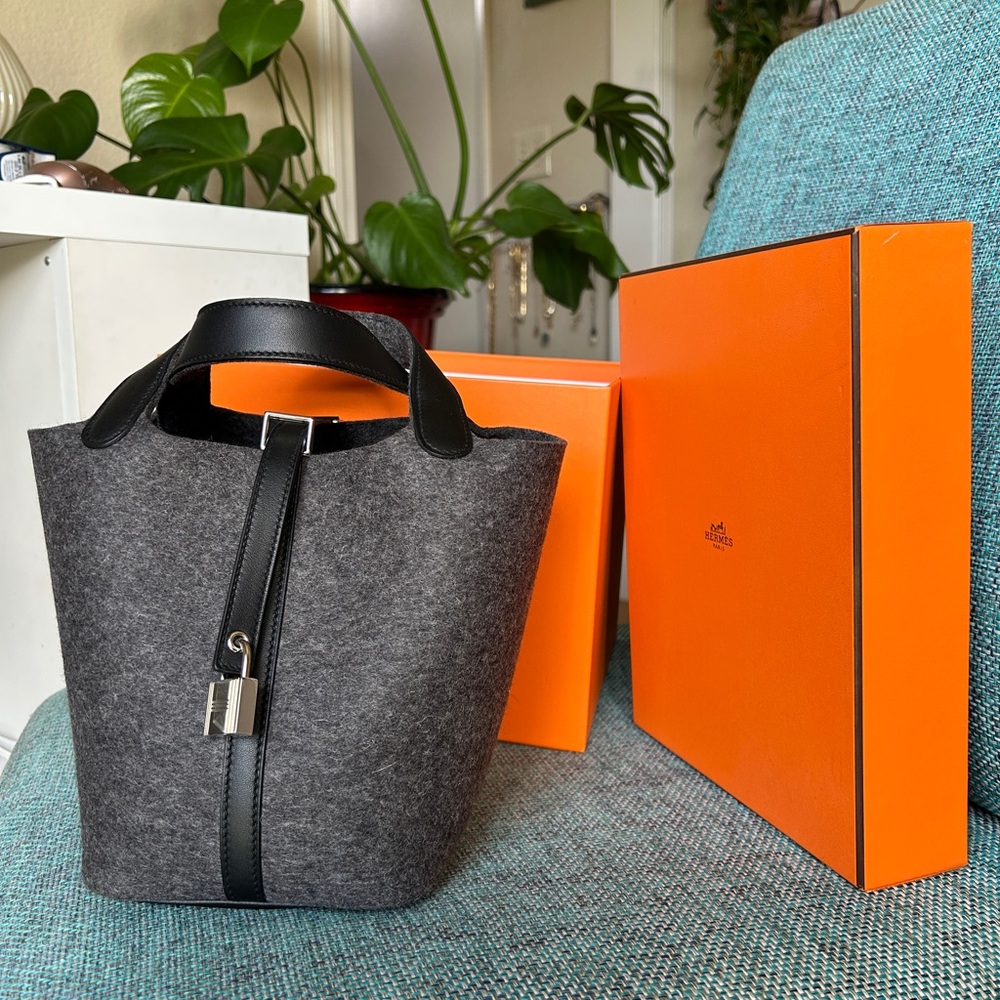 Hermes Gray and Black Tote Bag with Modern Design